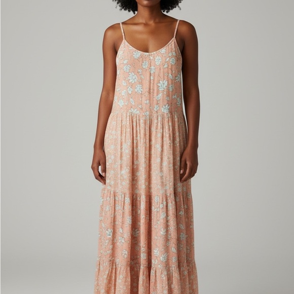 Universal Thread Dresses & Skirts - Universal Thread Peach Floral Maxi Dress